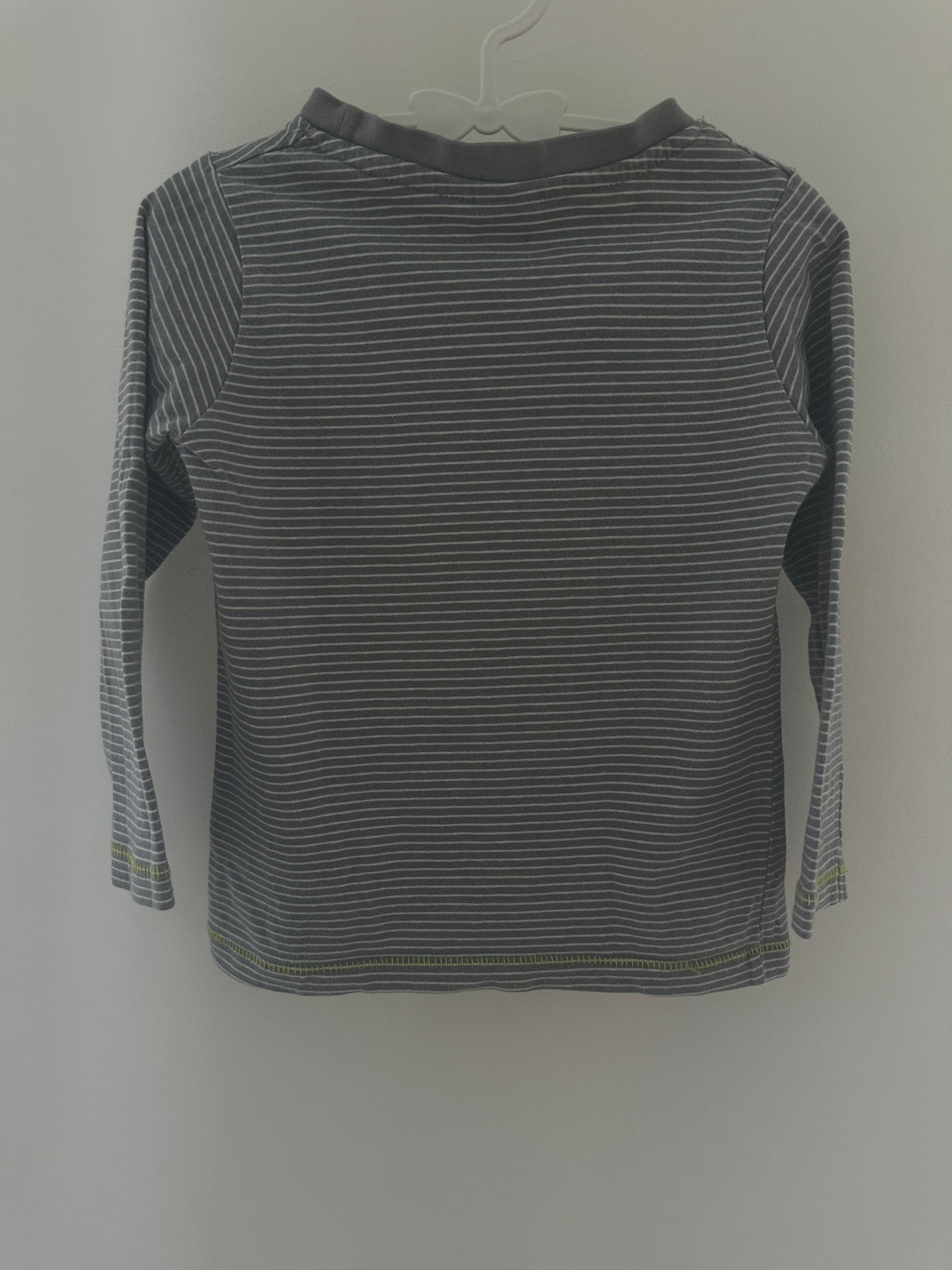 Pullover mit Feuerwehrauto Gr. 92 | Secondhand | MiniMoments