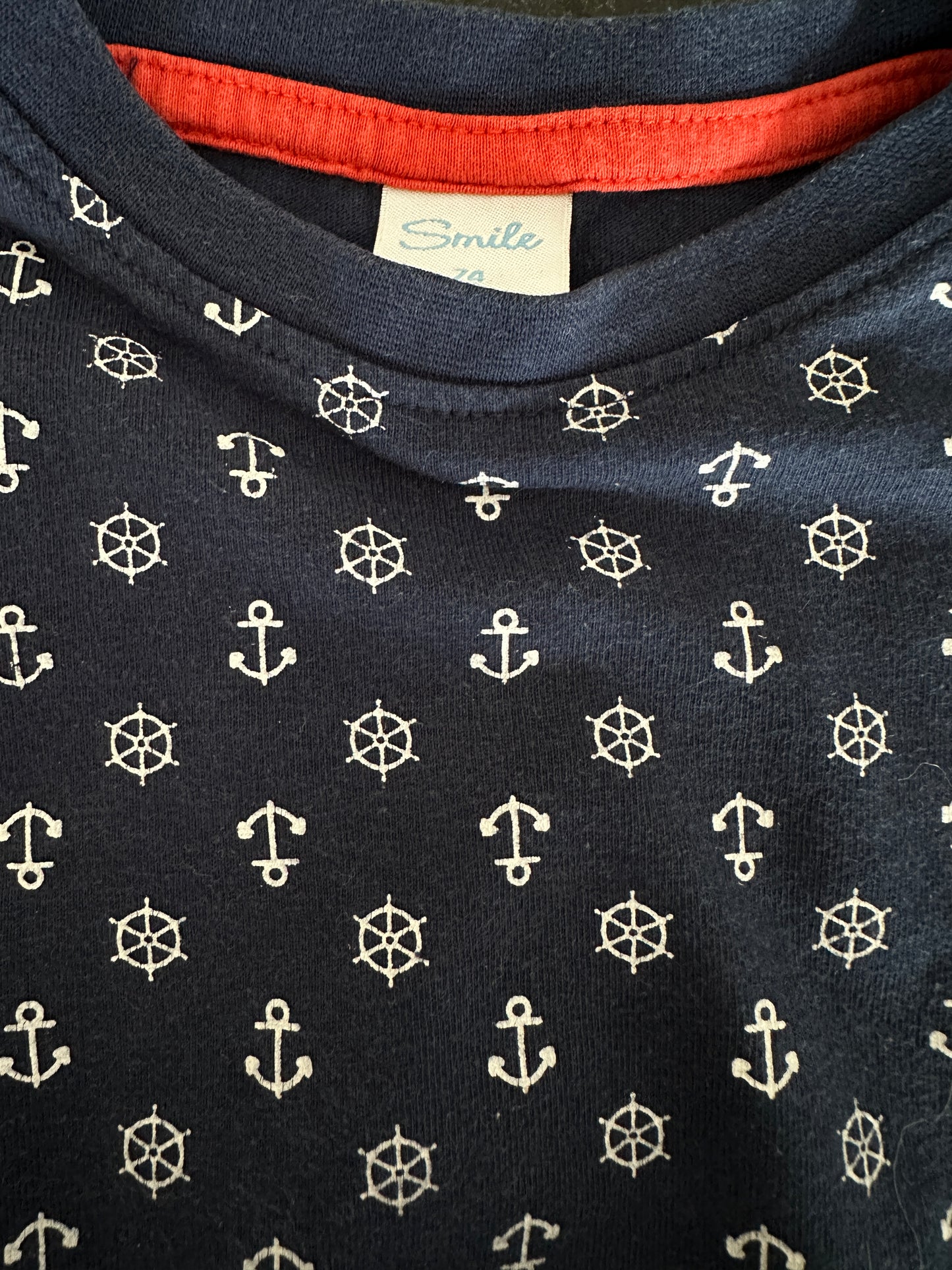 T-Shirt mit roten Details | Secondhand | MiniMoments
