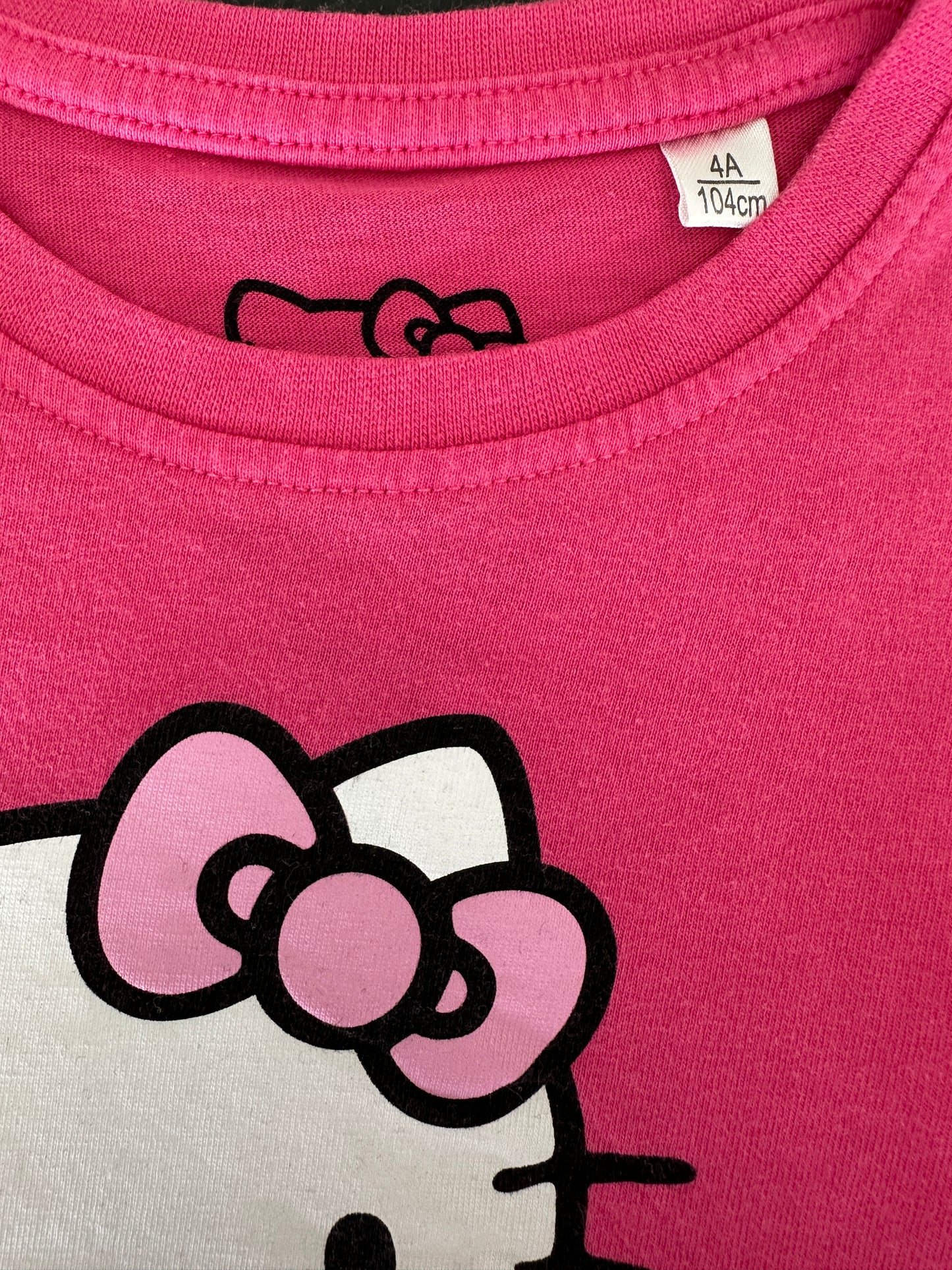 T-Shirt Hello Kitty in Pink Gr. 104 | Secondhand | MiniMoments