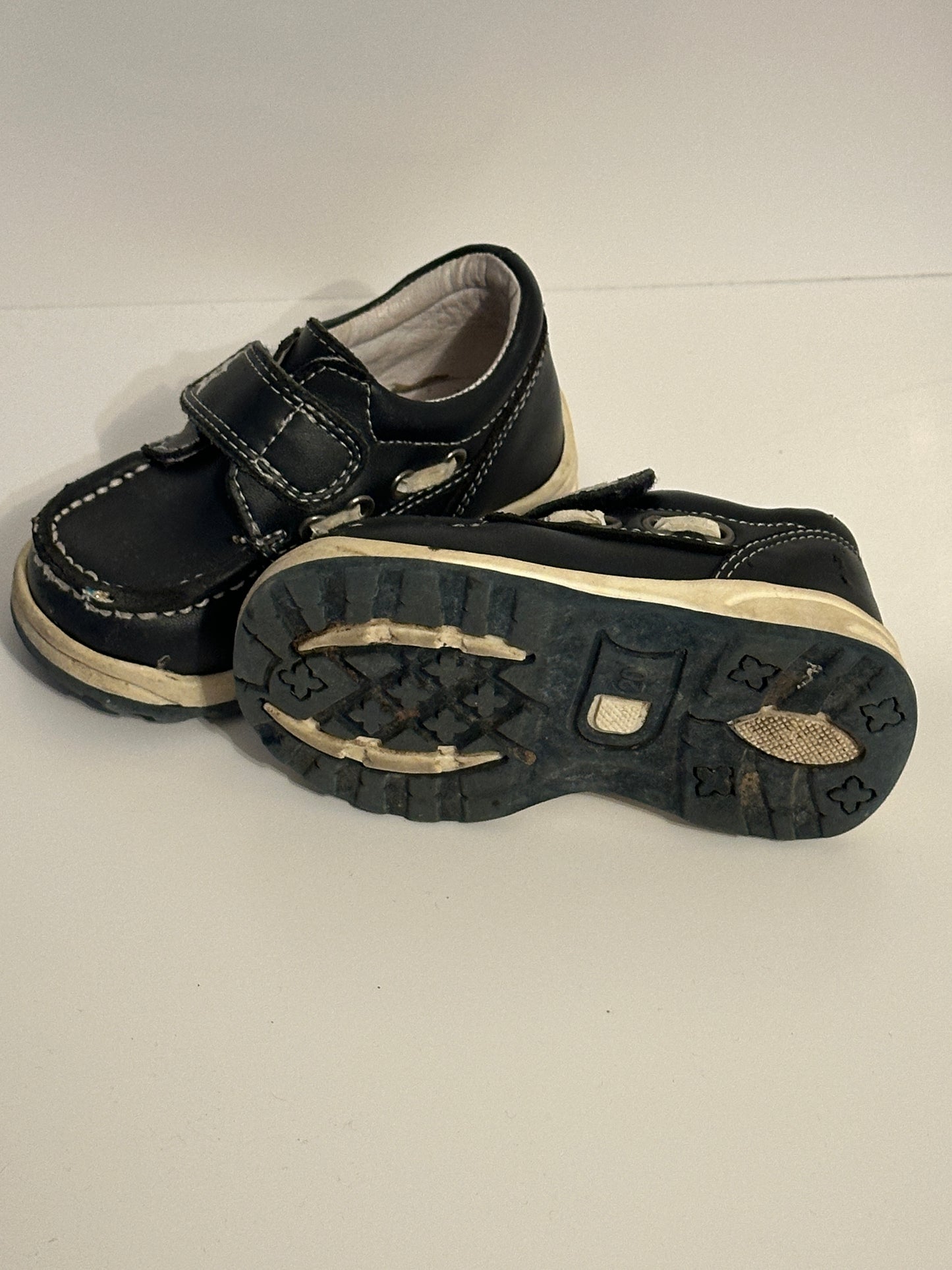 Schuhe mit Klettverschluss Gr. 20 | Secondhand | MiniMoments