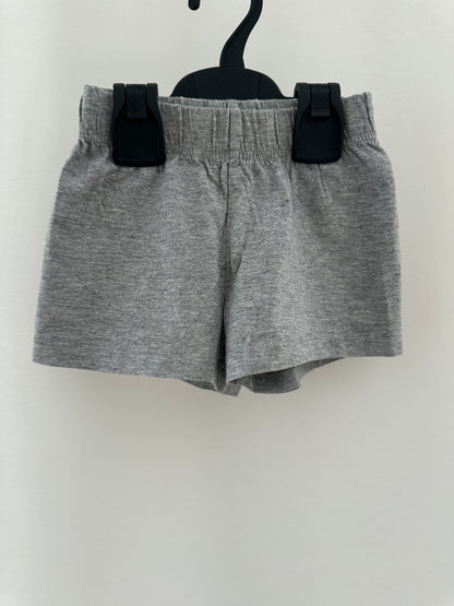 Shorts in Grau Gr. 104 | Secondhand | MiniMoments