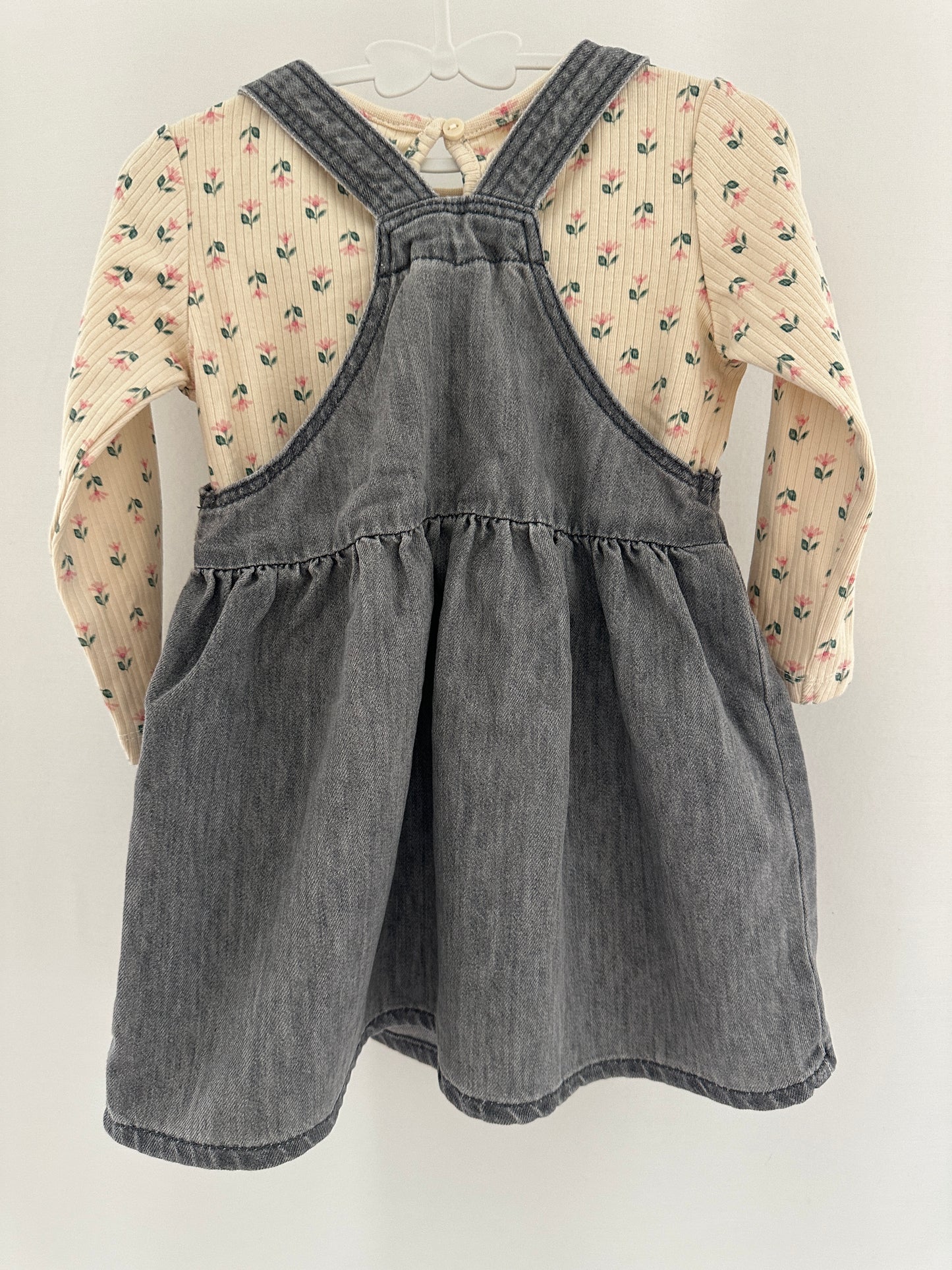 Latzhosen-Kleid mit Pullover Set Gr. 80 | Secondhand | MiniMoments