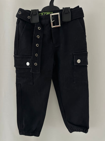 Lange Hose mit Gurt Gr. 104 | Secondhand | MiniMoments