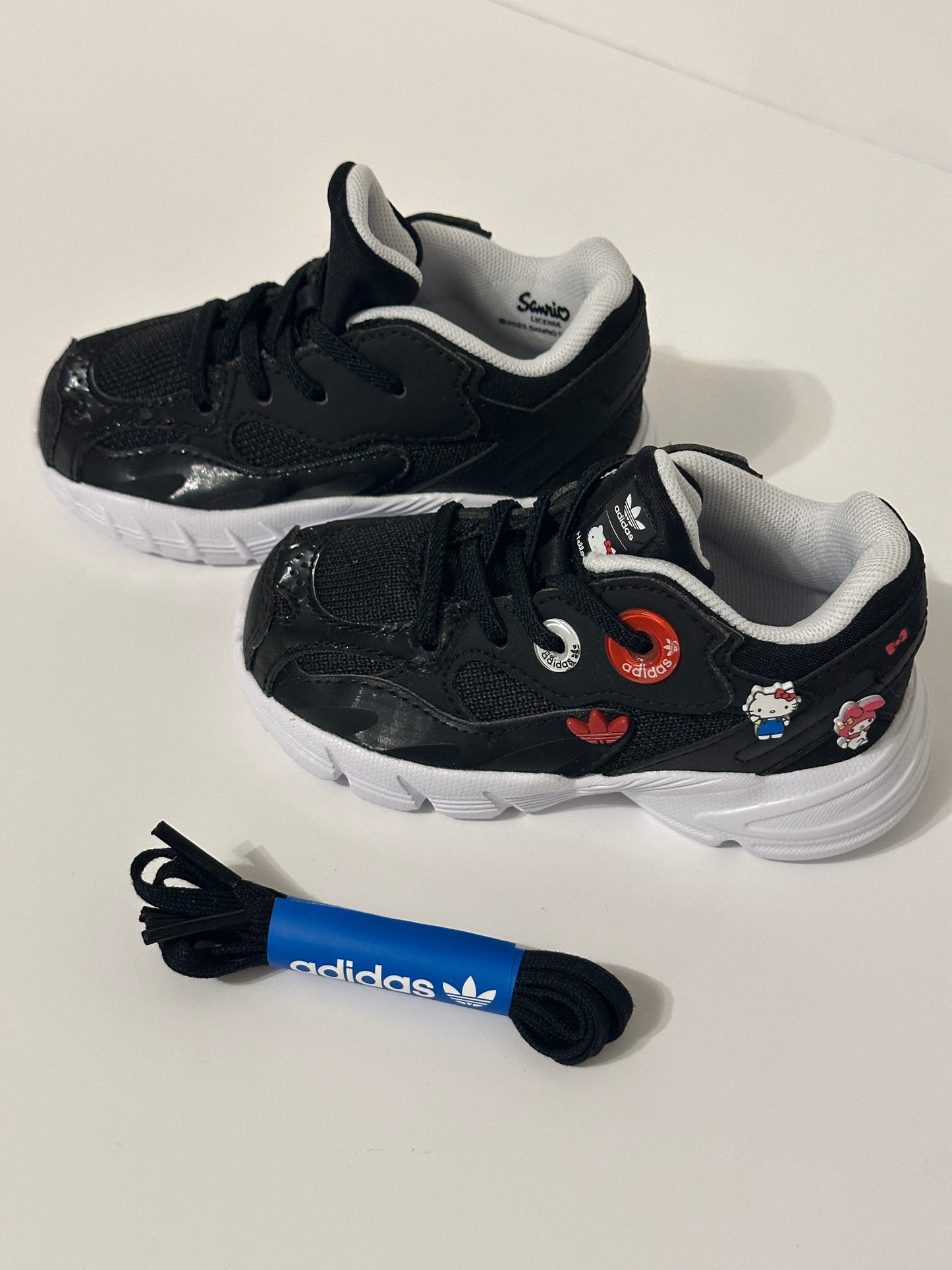 Schuhe Adidas Astir (ungetragen) Gr. 21 | Secondhand | MiniMoments
