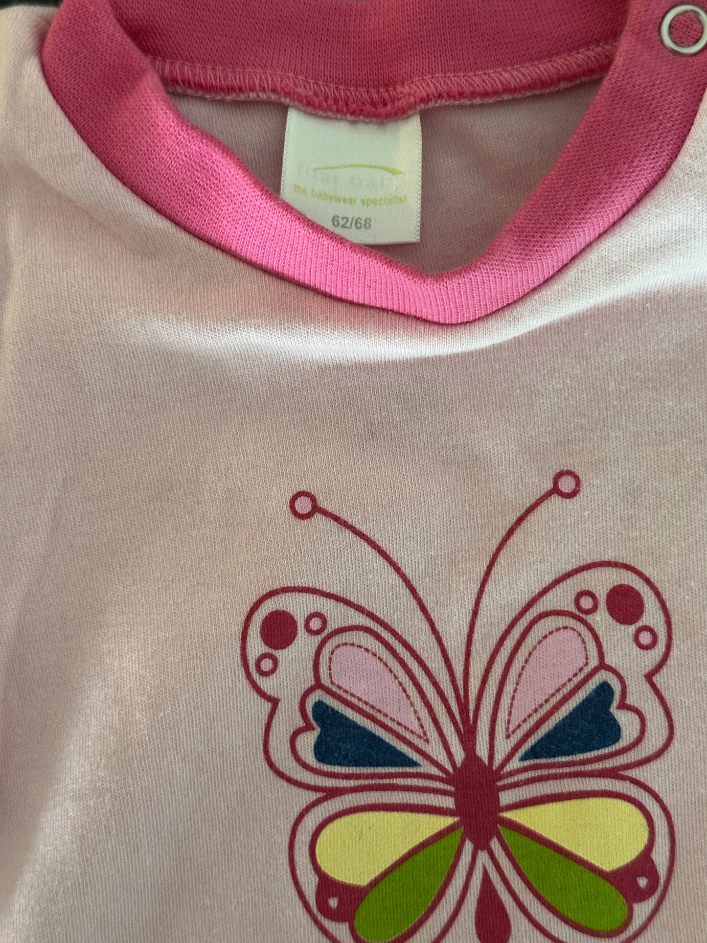 Pyjama kurzarm mit Schmetterling Gr. 62/68 | Secondhand | MiniMoments