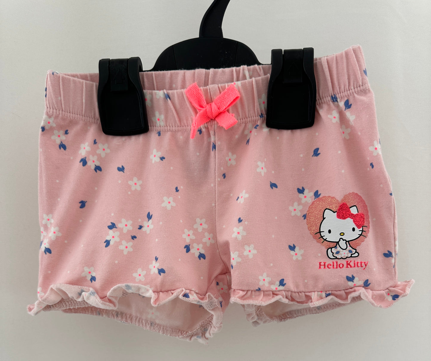 Shorts Hello Kitty mit Blümchen Gr. 104 | Secondhand | MiniMoments