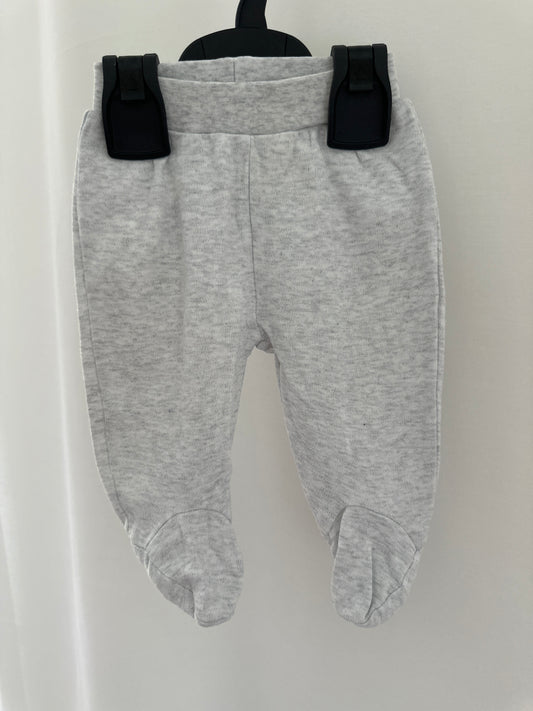 Lange Hose mit Füsslingen Gr. 62 | Secondhand | MiniMoments