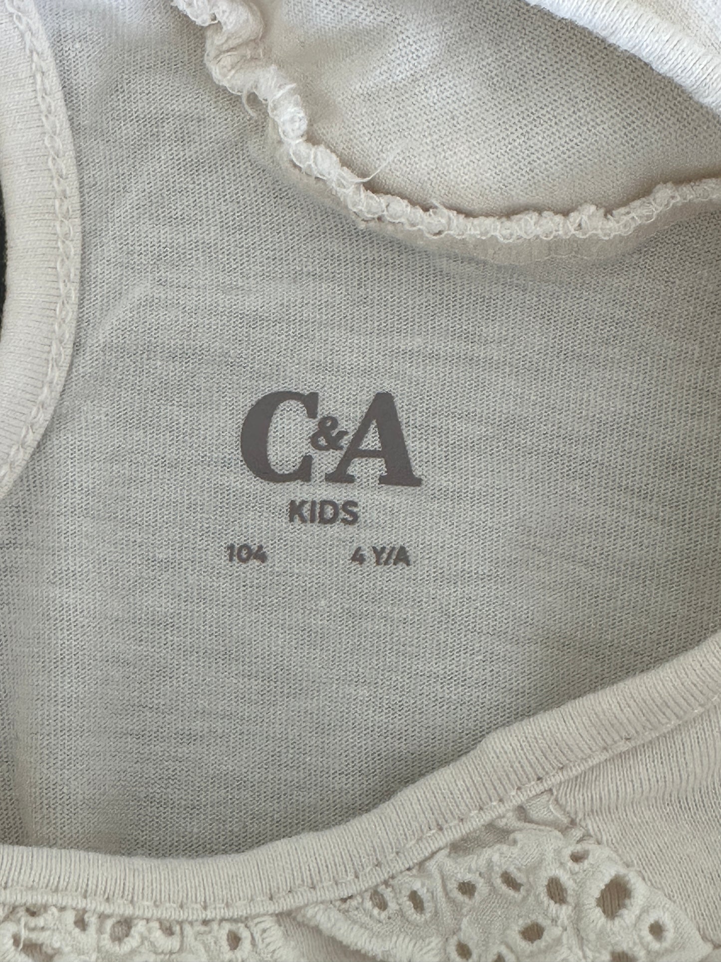 Pullover in Creme Gr. 104 | Secondhand | MiniMoments