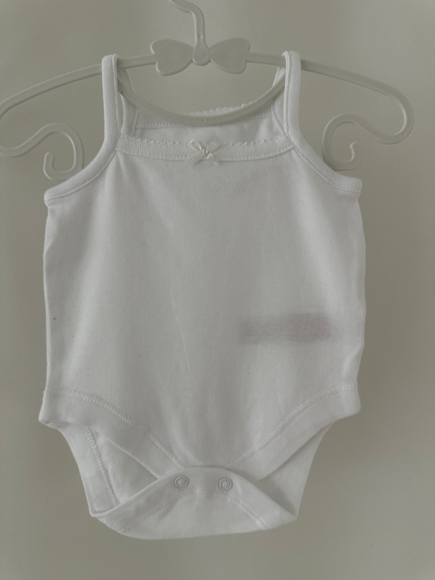 Unterhemd mit Schlaufe | Secondhand | Minimoments