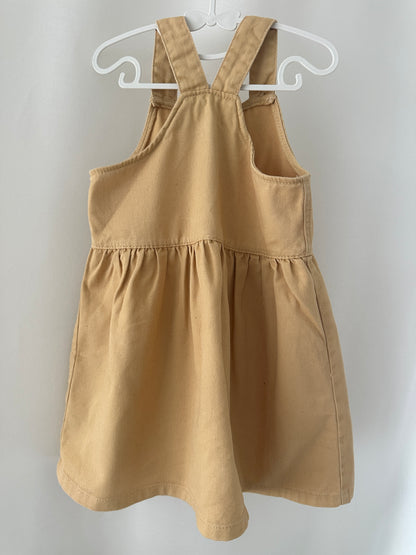 Latzhosen-Kleid Gr. 104 | Secondhand | MiniMoments