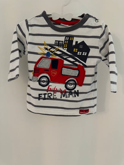 Pullover mit Feuerwehrauto Gr. 68 | Secondhand | MiniMoments