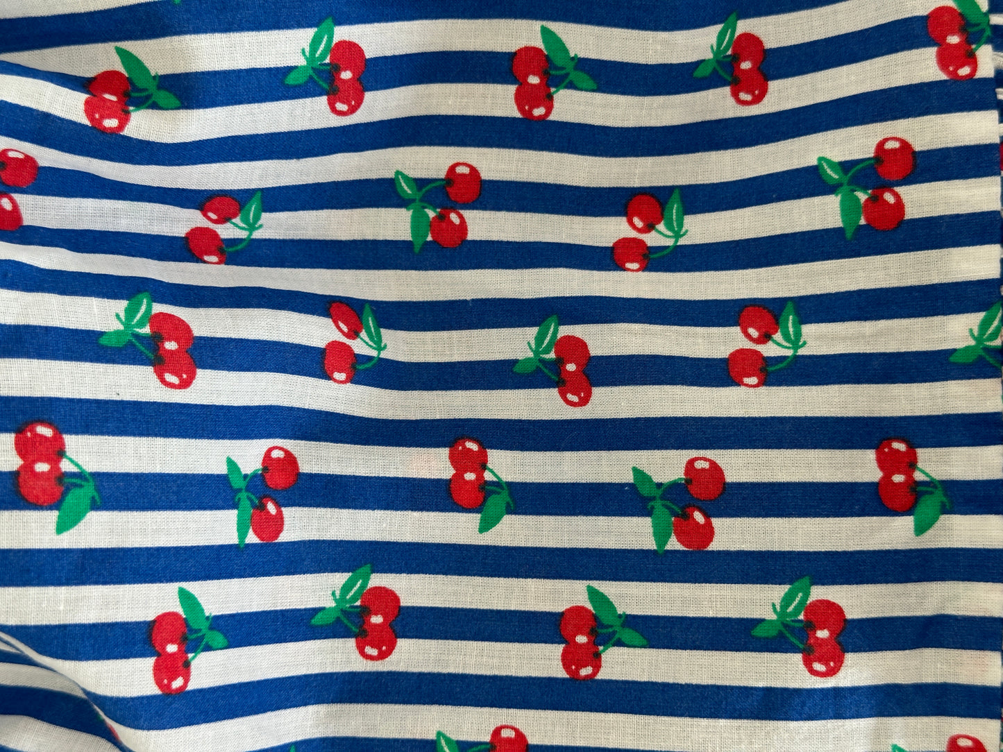 Sommerkleid gestreift mit Kirschen Gr. 110 | Secondhand | MiniMoments