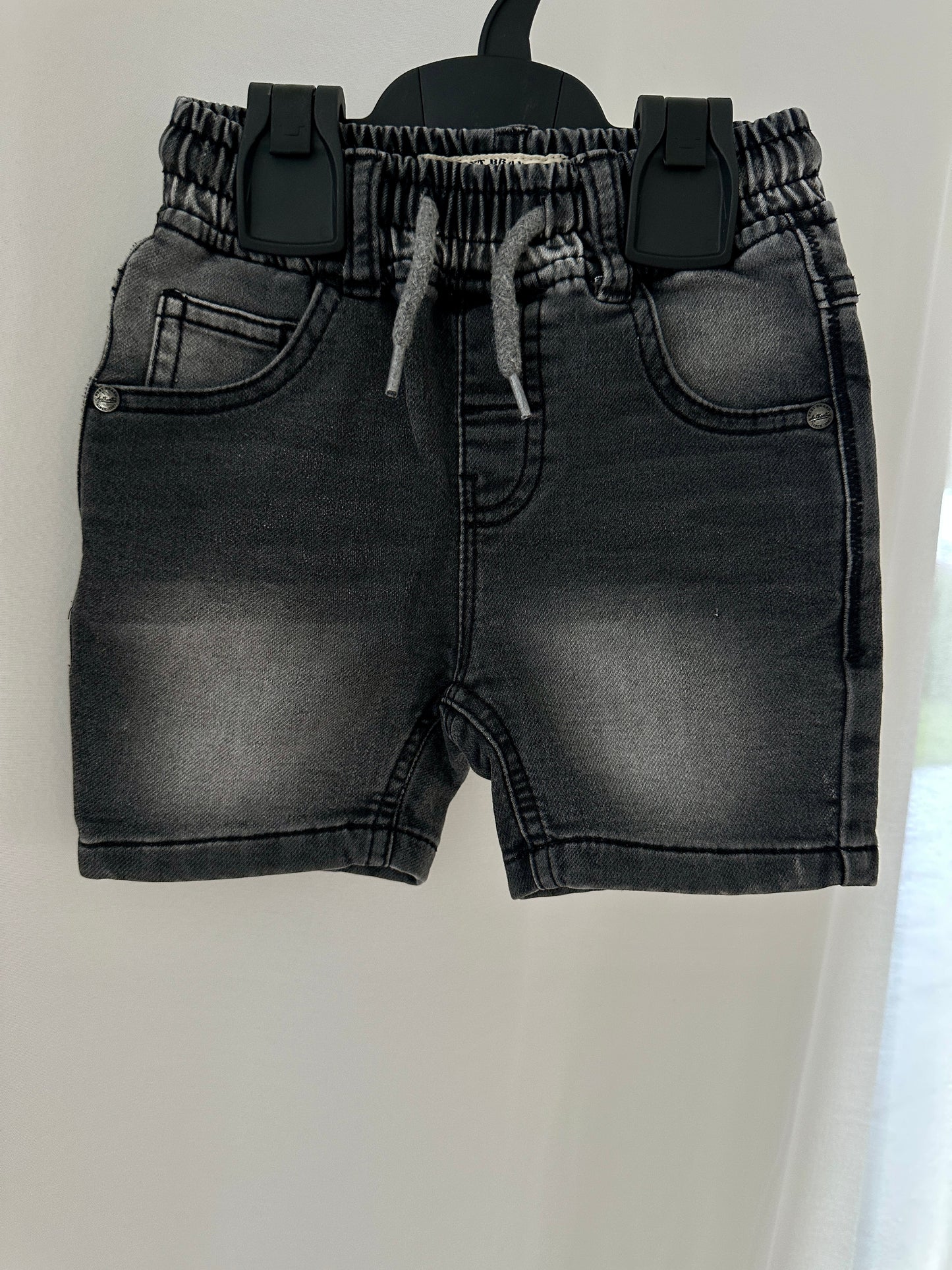 Kurze Hose / Shorts mit Bändeli Gr. 86 | Secondhand | MiniMoments