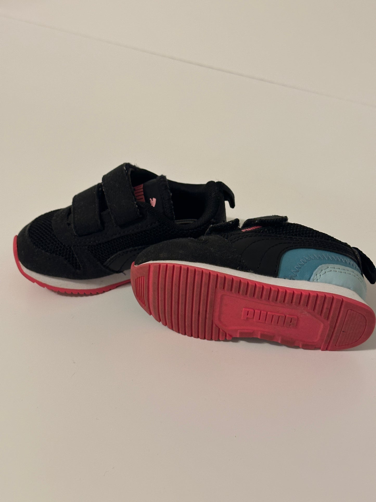 Schuhe mit Klettverschluss Gr. 21 | Secondhand | MiniMoments