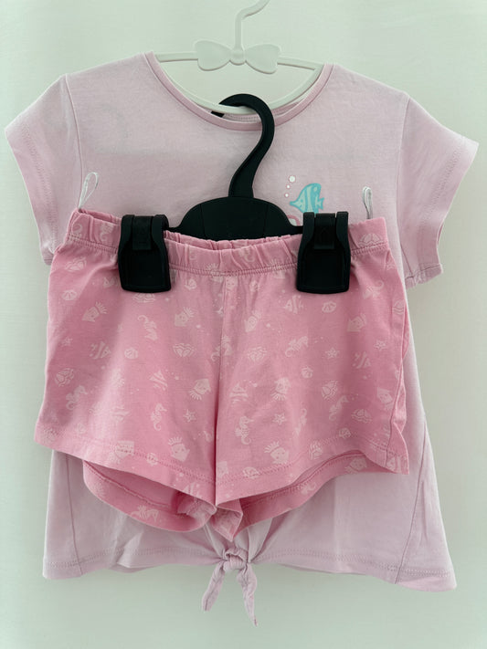 T-Shirt & Hose Set in Pink Gr. 104 | Secondhand | MiniMoments