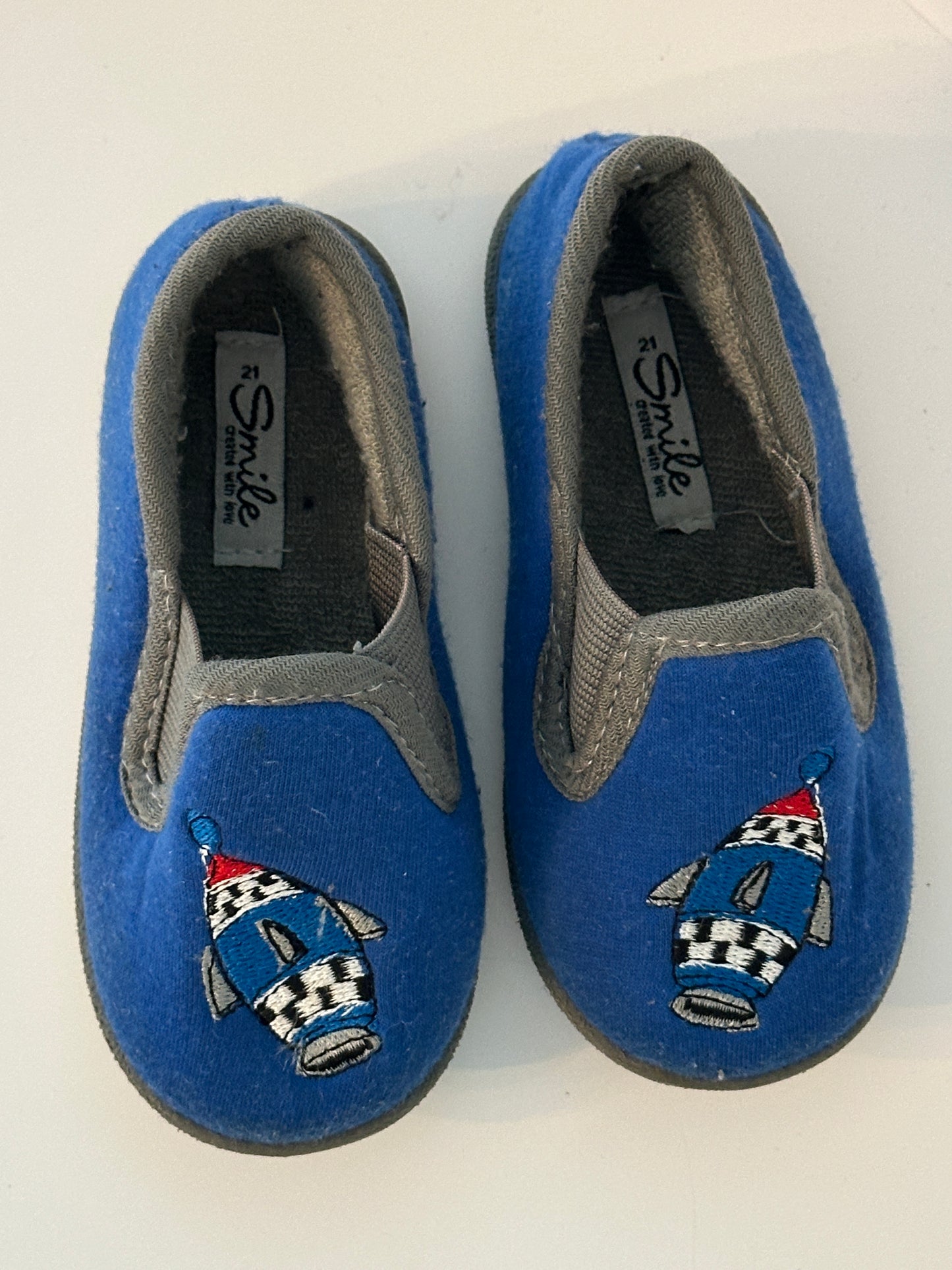 Hausschuhe mit Raketenmotiv Gr. 21 | Secondhand | MiniMoments