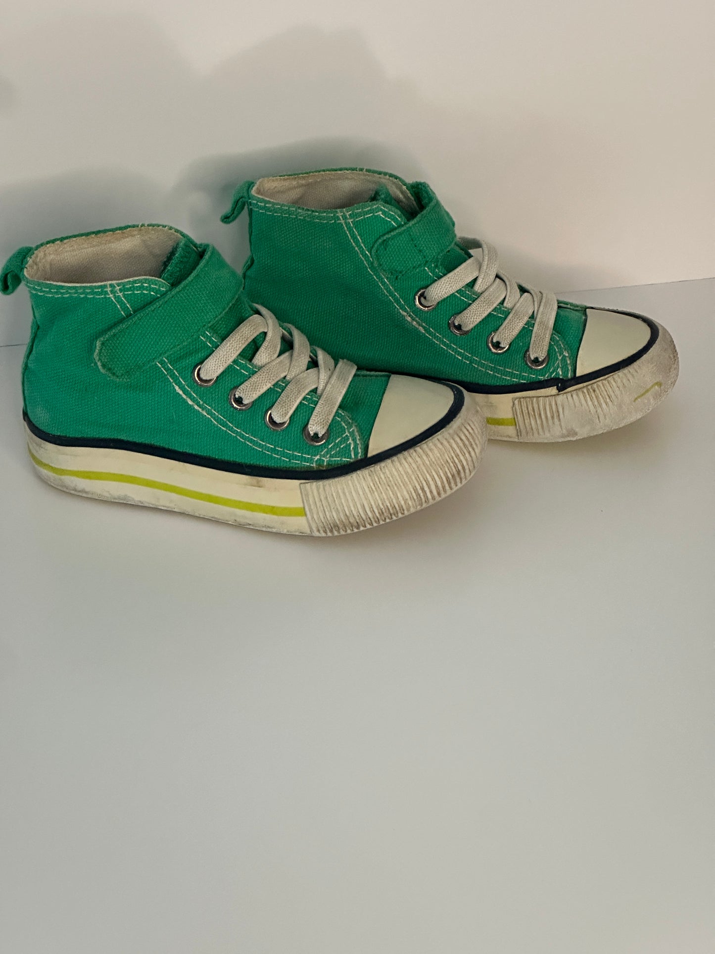 Sneaker Gr. 23 | Secondhand | MiniMoments